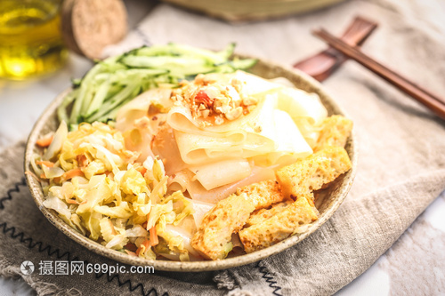 河套正宗涼皮 夏日清涼與味蕾的完美邂逅